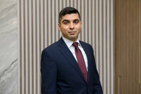 Rəqəmsal İnkişaf və Nəqliyyat Nazirliyinə yeni müavin təyin olundu Rəqəmsal İnkişaf və Nəqliyyat Nazirliyinə yeni müavin təyin olundu