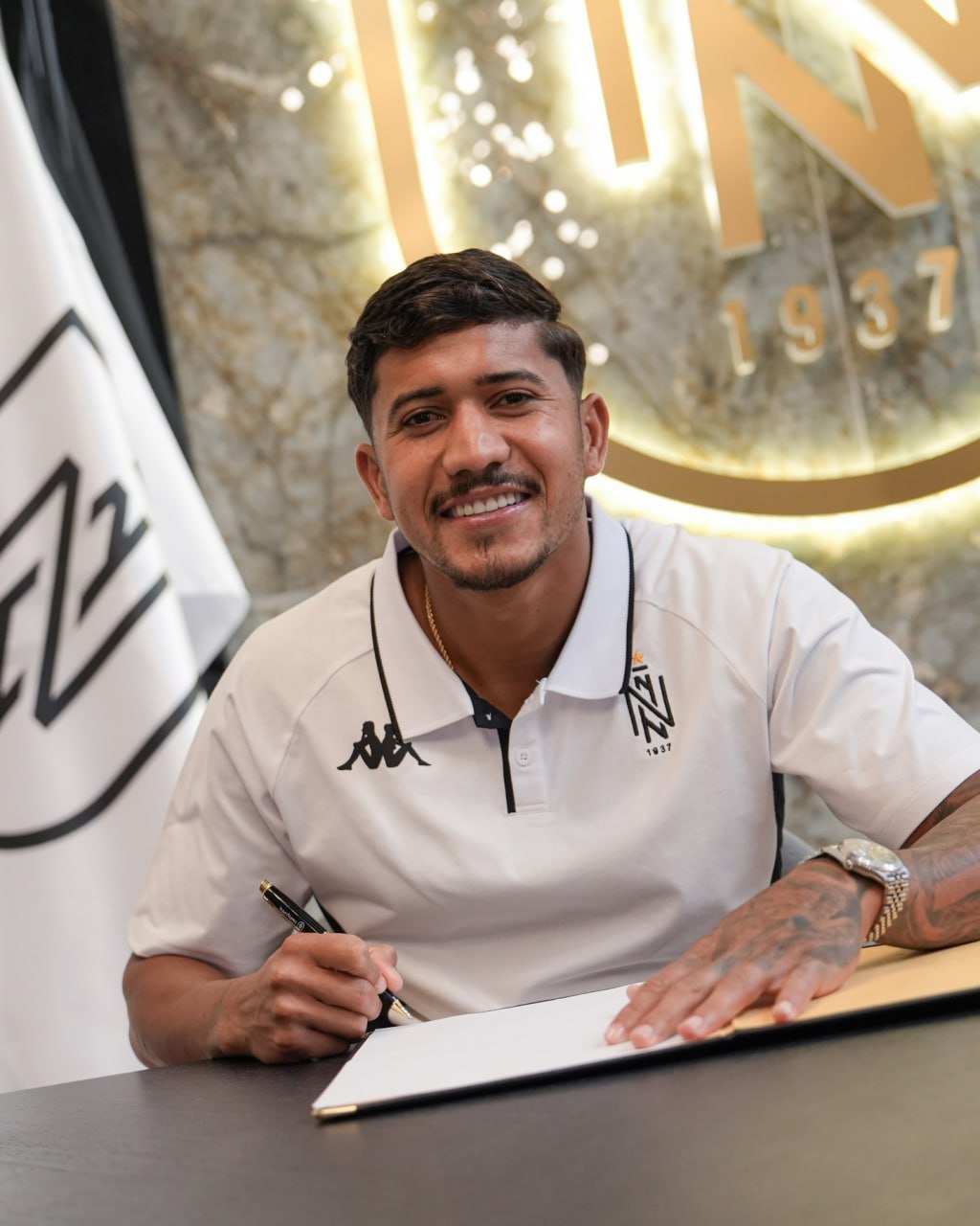 Rəsmi: "Neftçi" Freddi Varqasın transferini açıqladı